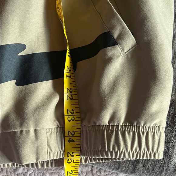 DISNEY Mickey Co  Tan / brown Adult / unisex jacket .EUC SZ M medium - Picture 11 of 13